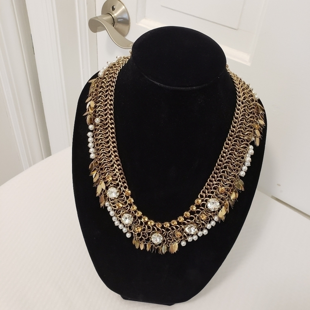 Tahari Goldtone Chunky Fashion Jewelry Necklace goldtone